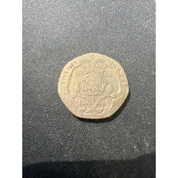 1988 UK Twenty Pence Coin Queen Elizabeth II Heptagon Shape Collectible Currency - Picture 2 of 3